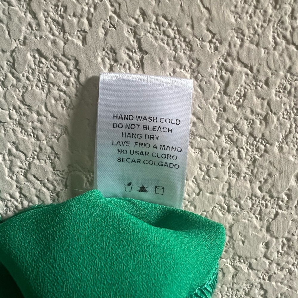 Gorgeous Flowy Green Blouse With Flutter Sleeves - image 8